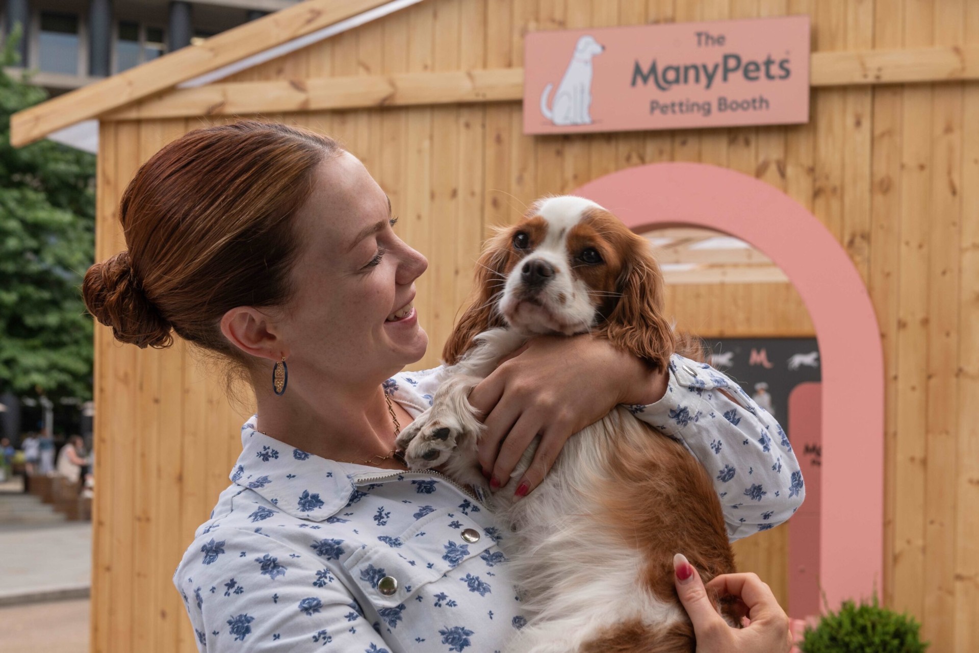 ManyPets Petting Booth – Electric Sunshine events & experiential