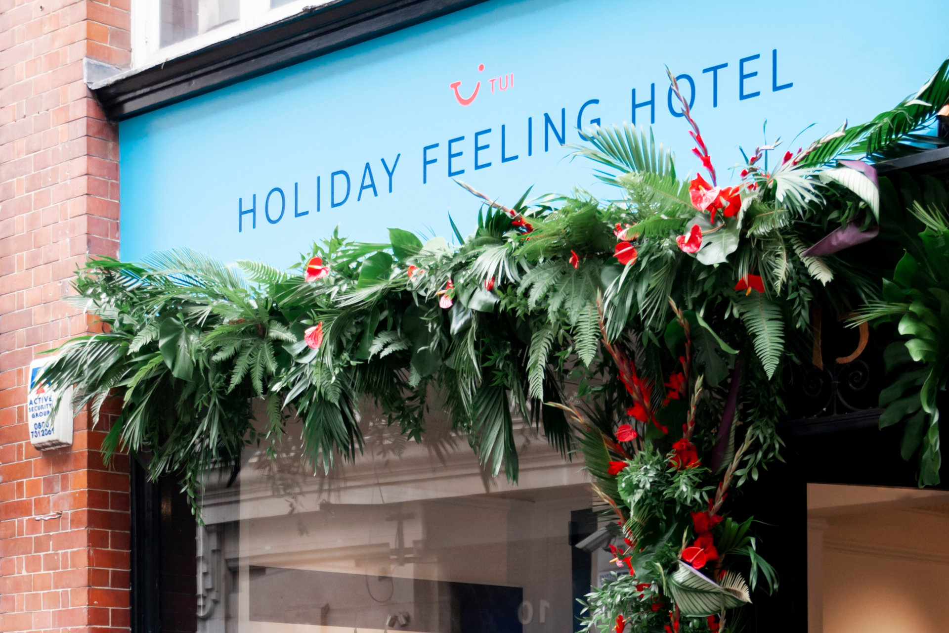 TUI Holiday Feeling Hotel – Electric Sunshine events & experiential