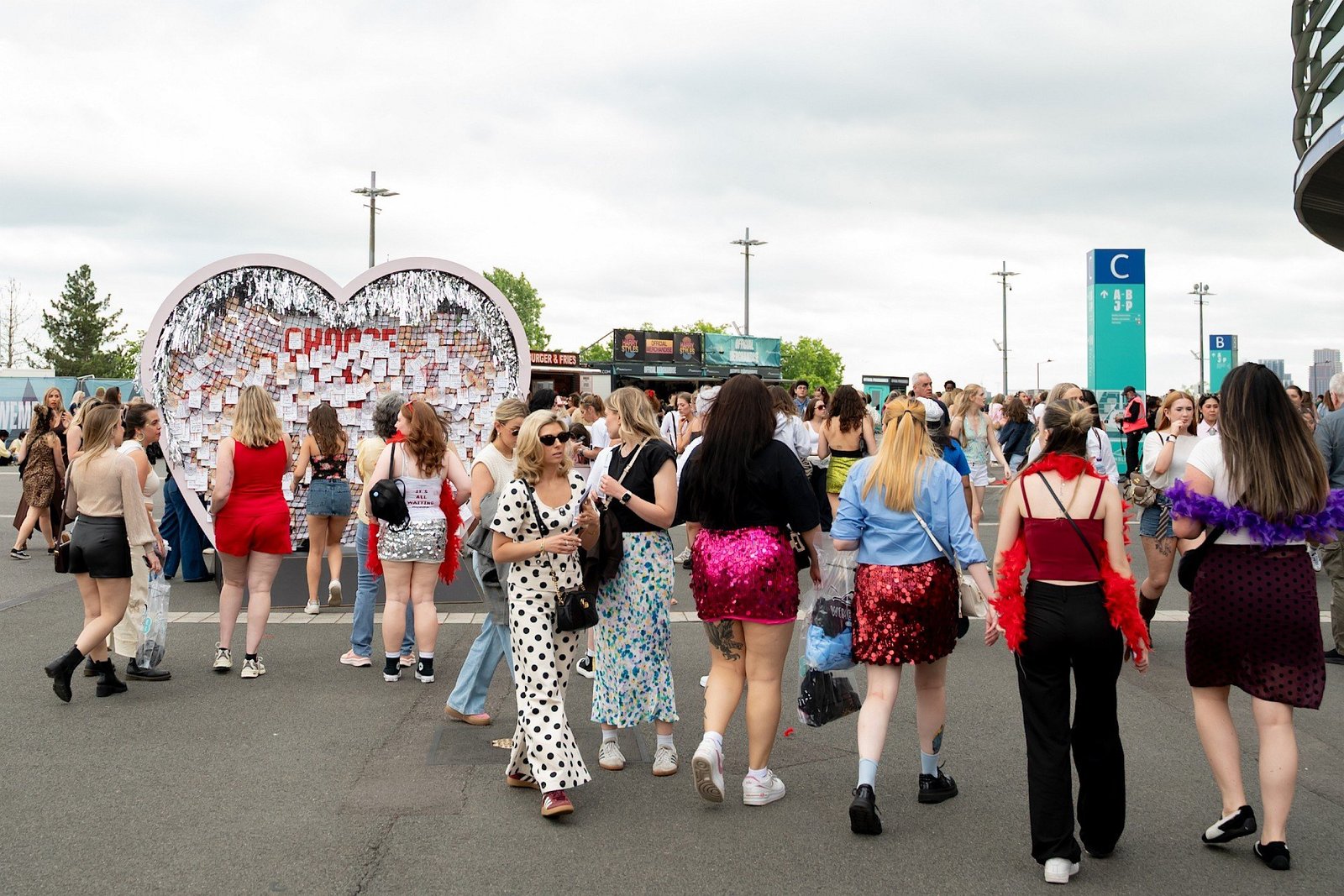 Choose Love x Harry Styles Charity Activation - Electric Sunshine events & experiential